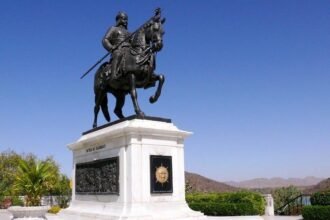 shivaji maharaj statue