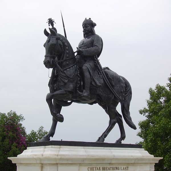 shivaji maharaj statue