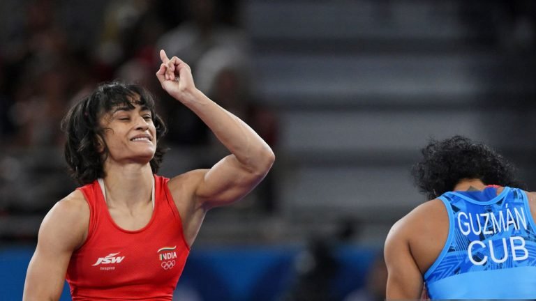 Vinesh Phogat Announces Retirement